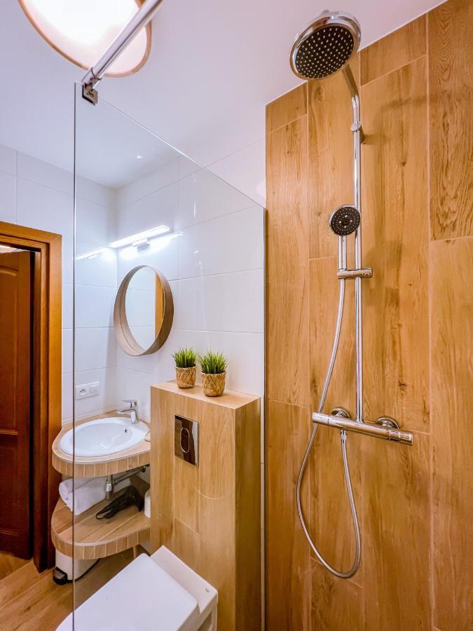 Domek Pod Katalpami Glowno Exteriör bild