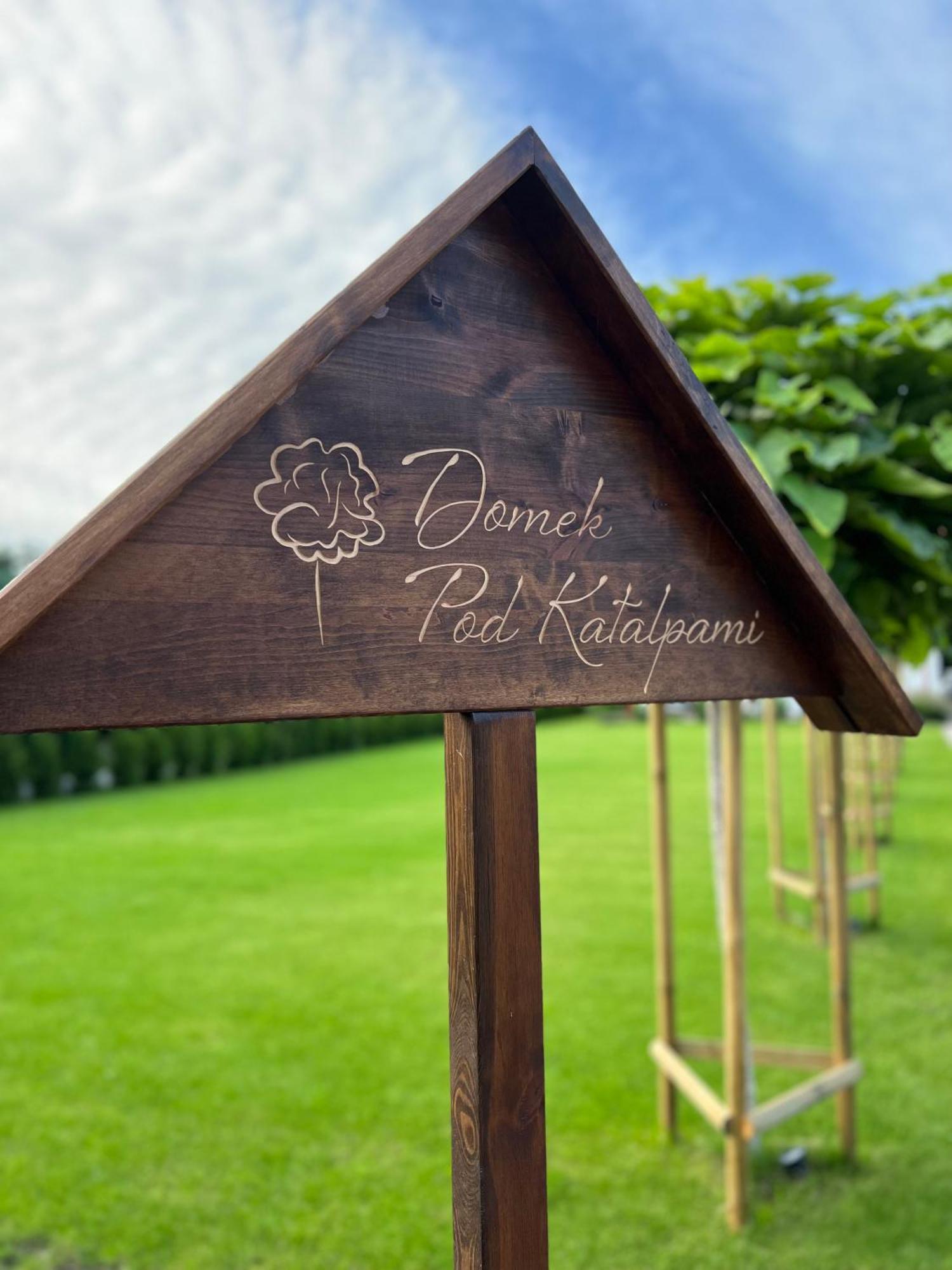 Domek Pod Katalpami Glowno Exteriör bild